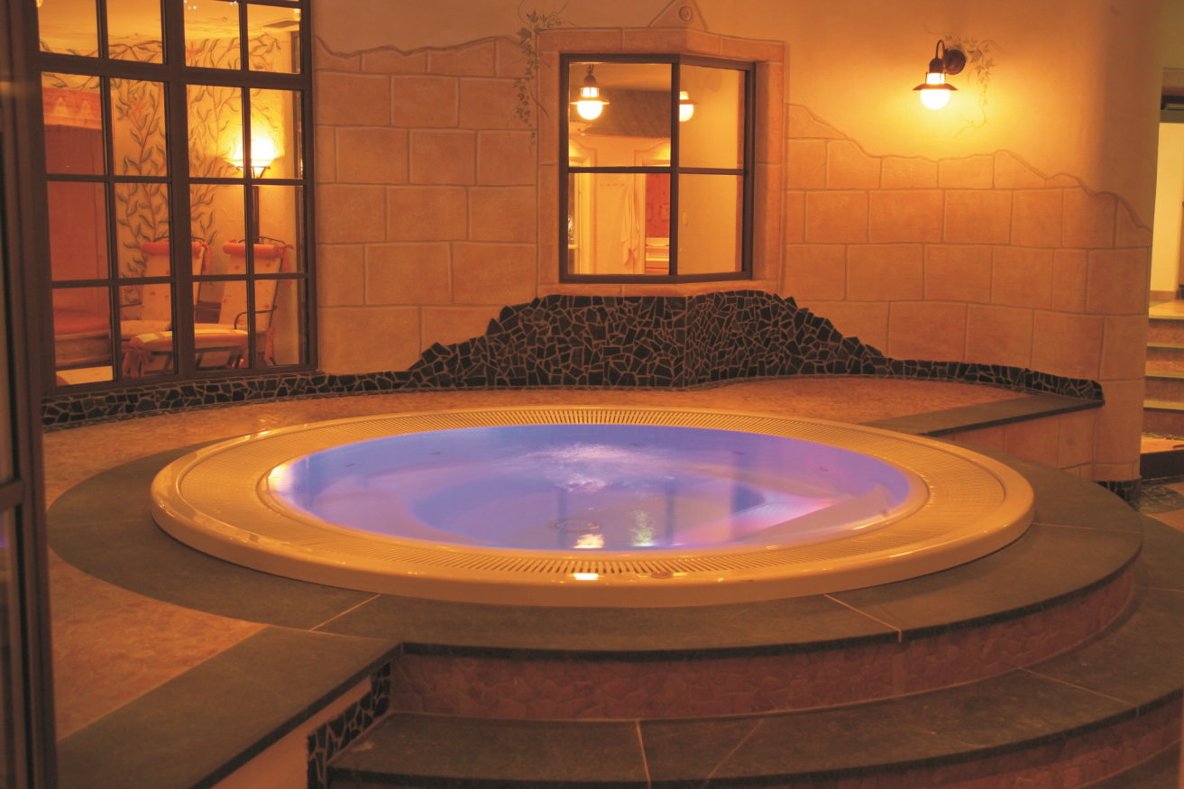 Whirlpool von SST Schwimmbad und Sauna Technik